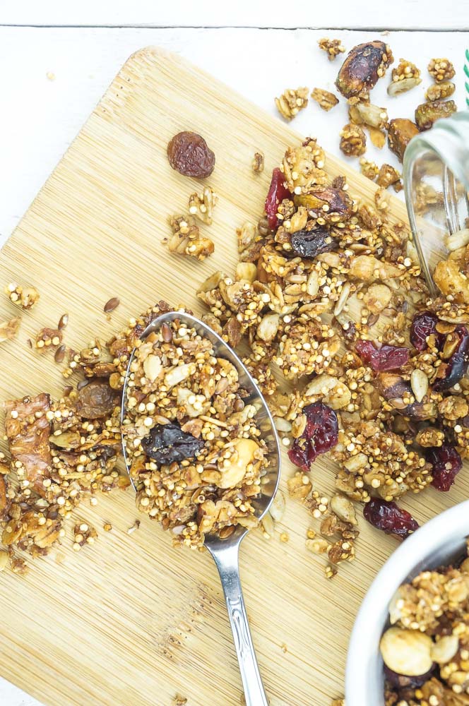 Gezonde quinoa granola recept, Zelfgemaakte quinoa granola, Quinoa granola met noten en zaden, Glutenvrije quinoa granola, Quinoa snacks, Quinoa ontbijtgranen, Granola recept, Quinoa ontbijt, Gezonde granola