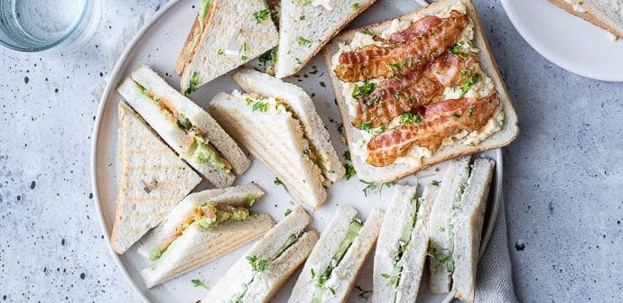 module Betekenis vraag naar Mini sandwiches met eiersalade en ontbijtspek - Mind Your Feed