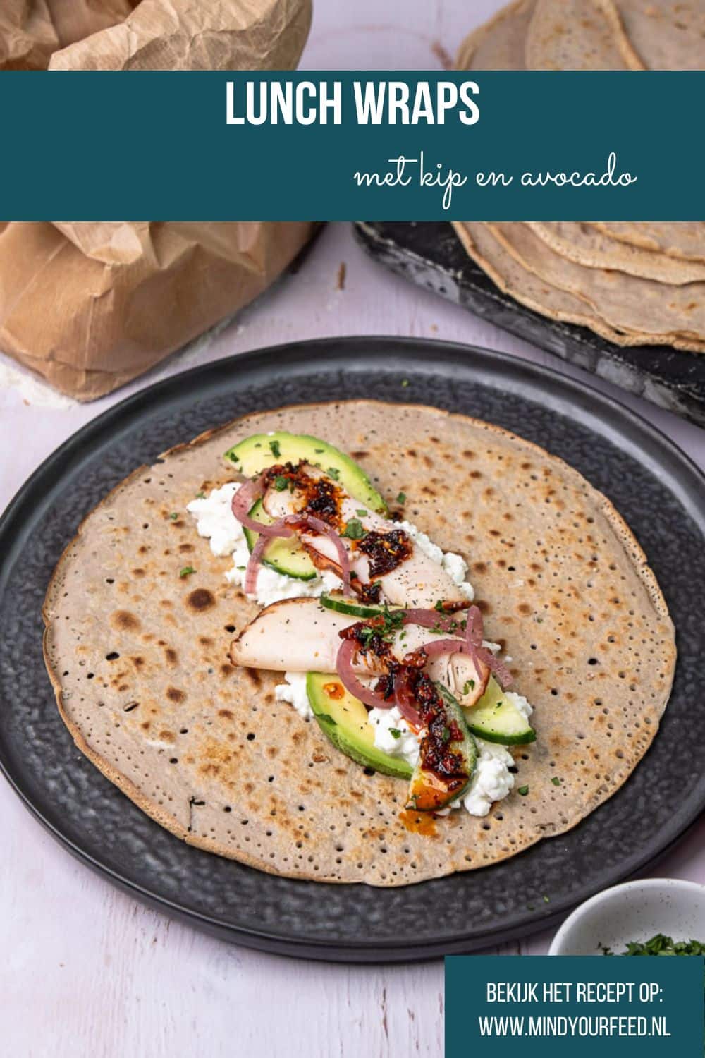 Gezonde lunch wraps gevuld met gerookte kipfilet, avocado en cottage cheese, op een glutenvrije boekweit wrap. Perfect voor meal prepping en een gezonde lunch voor onderweg.