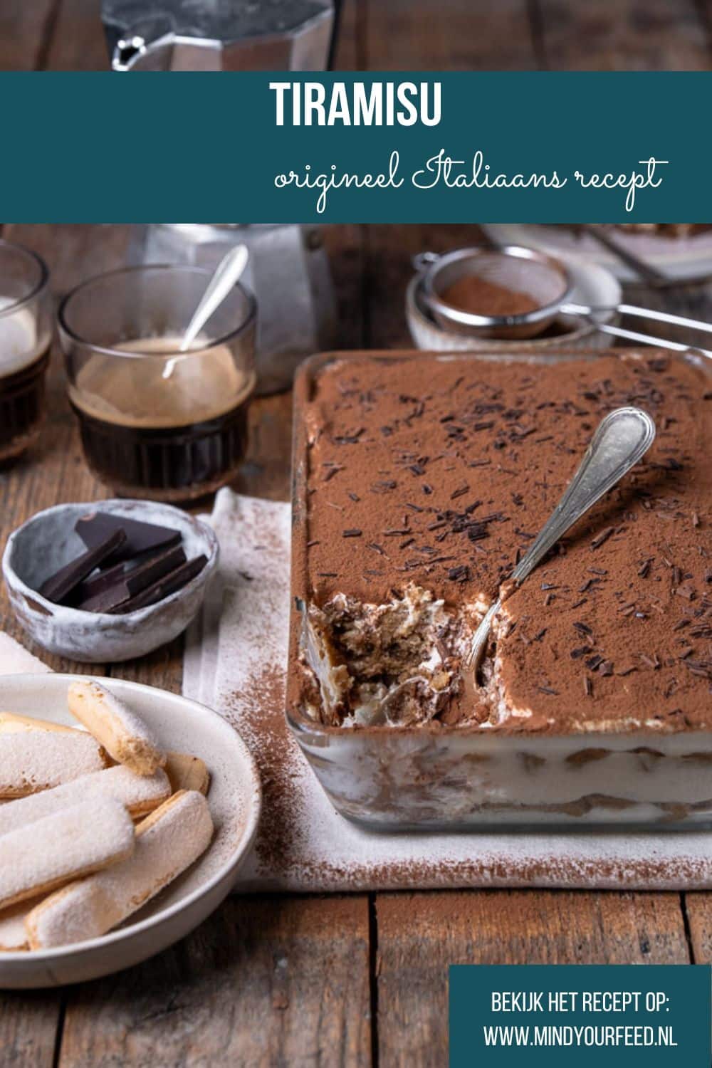 Klassieke tiramisu met luchtige mascarpone crème, verse eieren, lange vingers gedoopt in espresso en cacao-topping. Zelf tiramisu maken met dit makkelijke tiramisu recept voor een heerlijk Italiaans nagerecht.