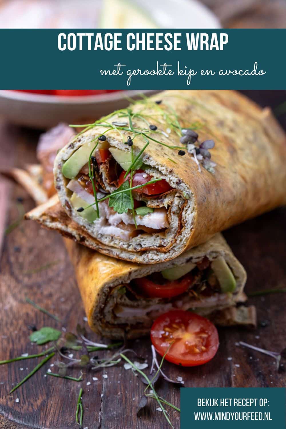 Eiwitrijke cottage cheese wrap met kip, avocado, spinazie en zongedroogde tomaatjes. Dit koolhydraatarme flatbread is eenvoudig te maken met slechts twee ingrediënten: cottage cheese en eieren. Een voedzame en snelle lunch zonder brood, perfect voor een gezonde, vullende maaltijd.